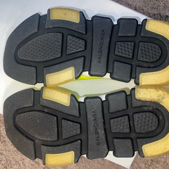 Balenciaga Neon Green Runner sneakers size 8 !! - Picture 12 of 12